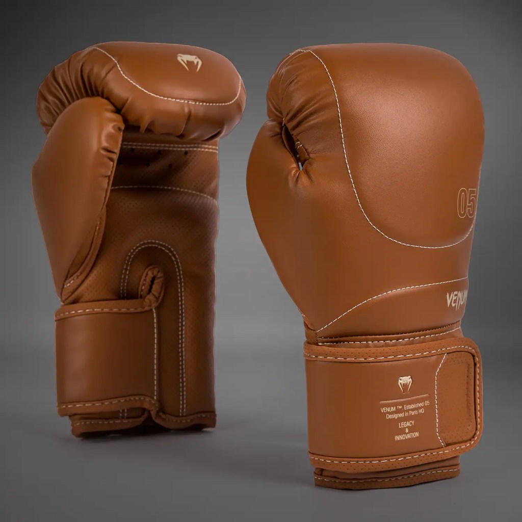 Gants de boxe Venum Impact Evo design agressif pour sparring intensif