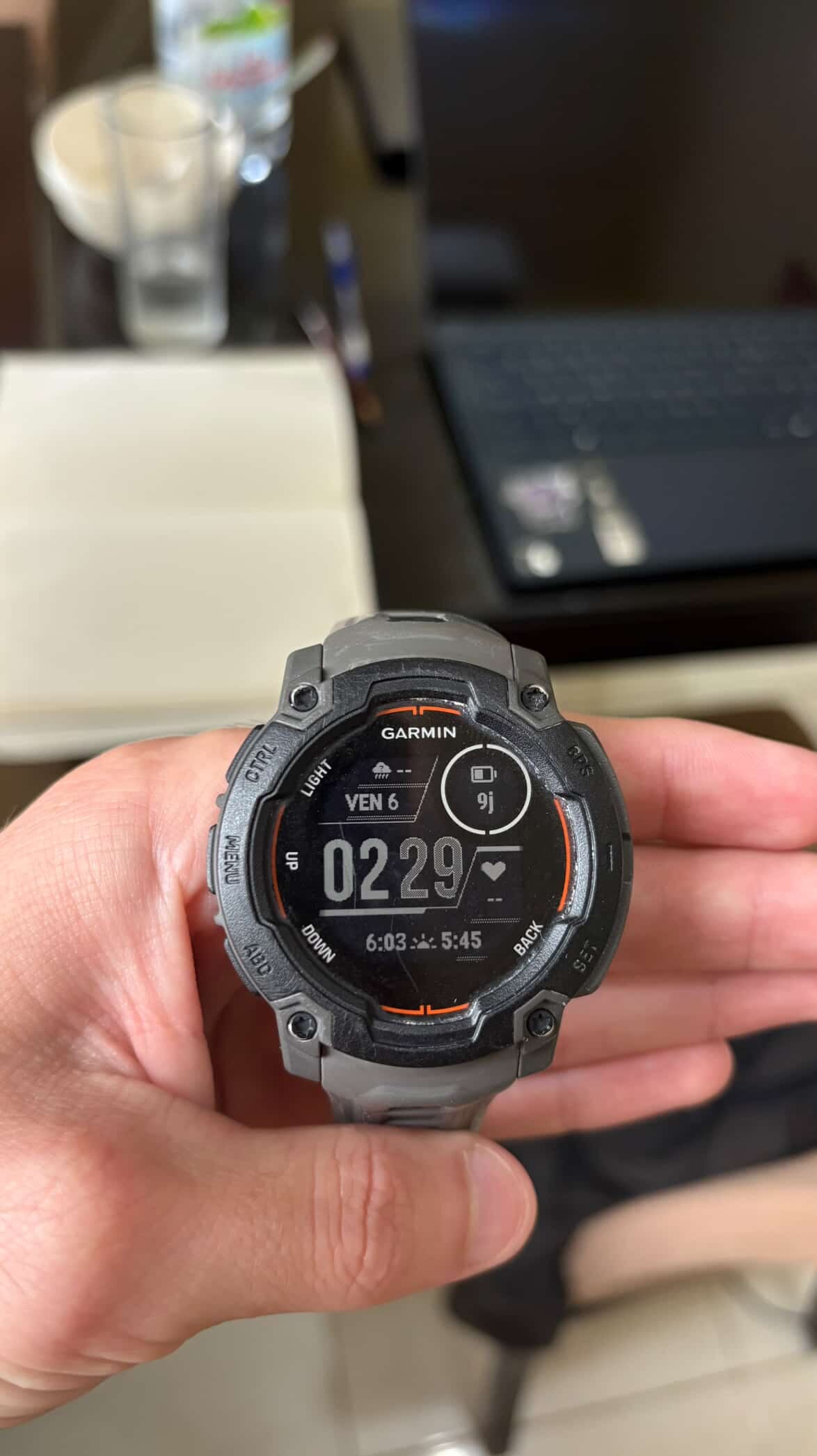 Avis global Garmin Instinct E après 1 an d'utilisation en boxe — verdict final par Jules Lieuron combattant professionnel Japon