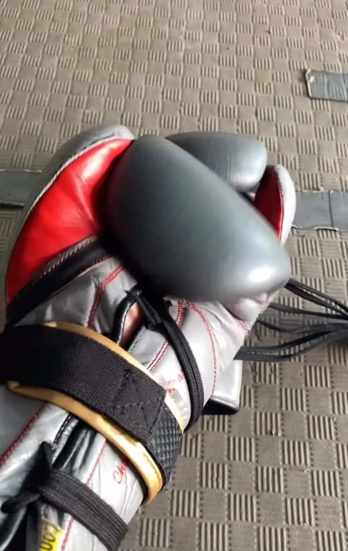 Zone de frappe Everlast Powerlock usure 1 an