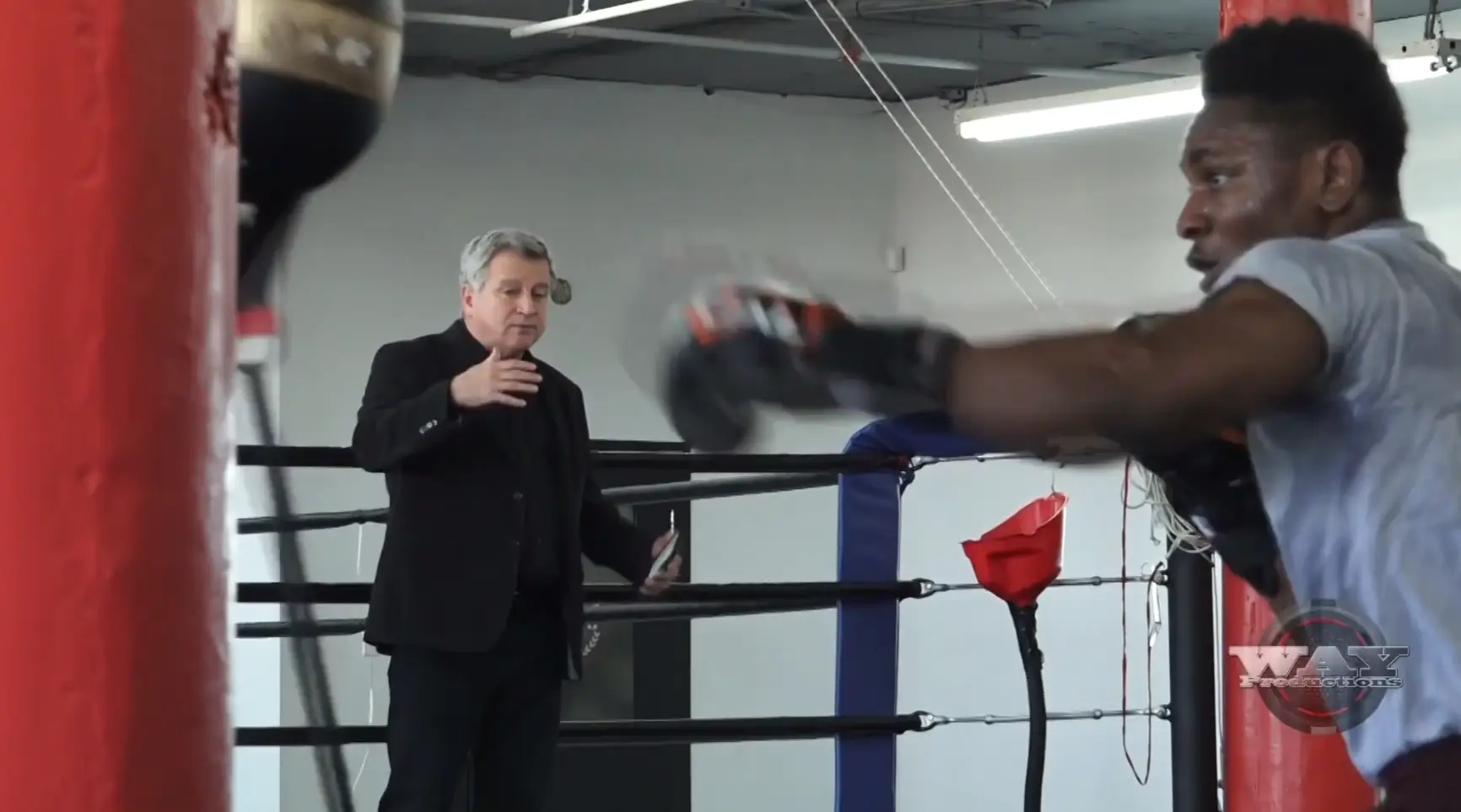 Christian Mbilli à l'entraînement avec Marc Ramsay au gymnase Eye of the Tiger à Montréal