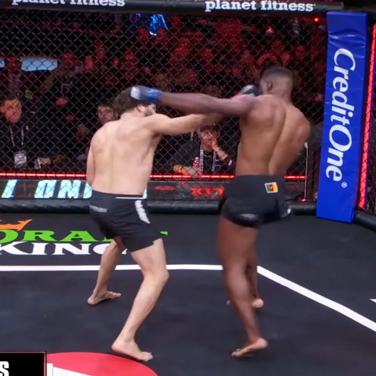 Ngannou Détruit Lins au R1