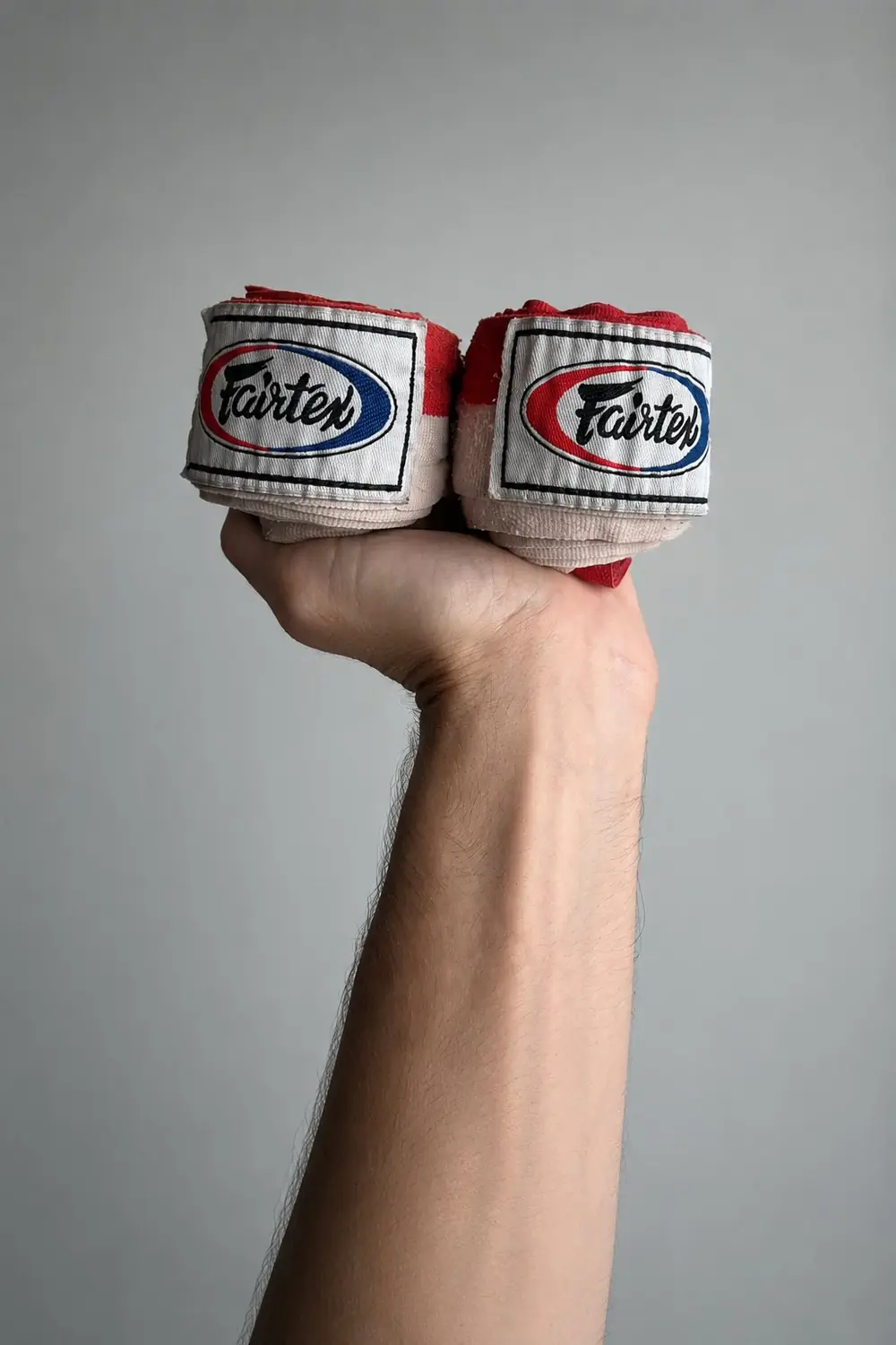 Bandes et sous-gants de boxe — Top 5 Fairtex 4.5m Venum RDX poing levé