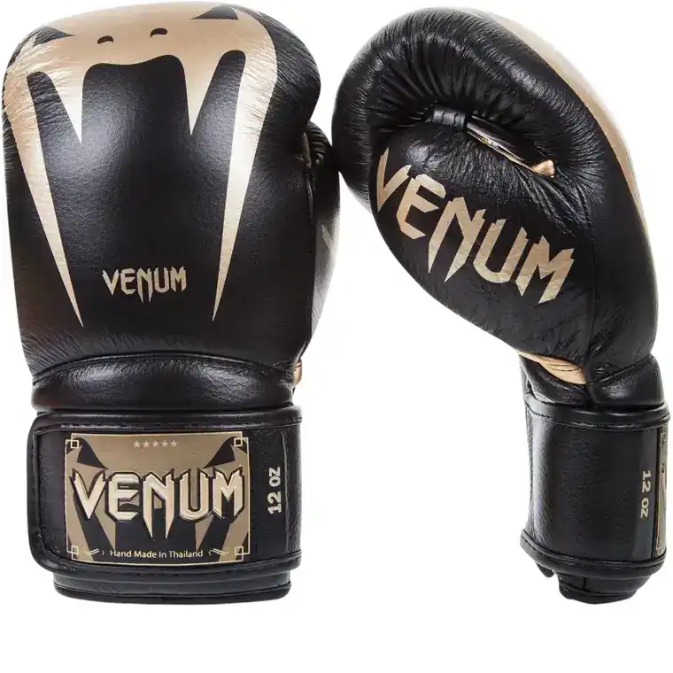Paire de gants de boxe Venum Giant 3.0 noir et or en cuir, motif crocs dorés