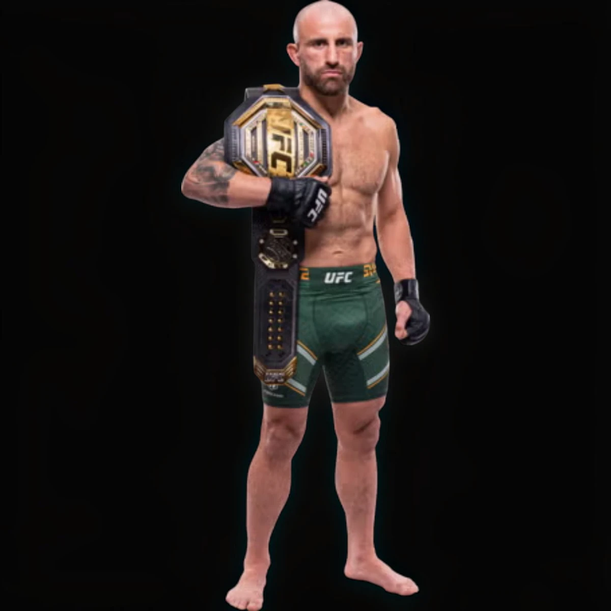 Alexander Volkanovski, champion des poids plumes de l'UFC, avec sa ceinture